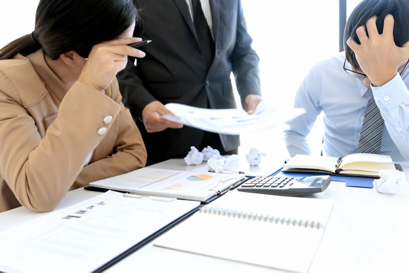 Quản lý tiến độ thi công, đội ngũ, chi phí còn thủ công, chồng chéo.