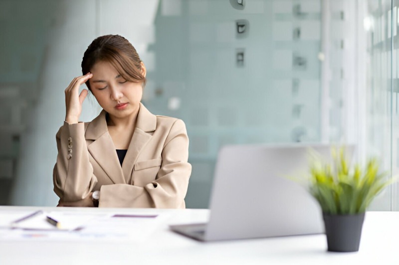 Website – fanpage rời rạc, chưa thể hiện được năng lực thực tế.